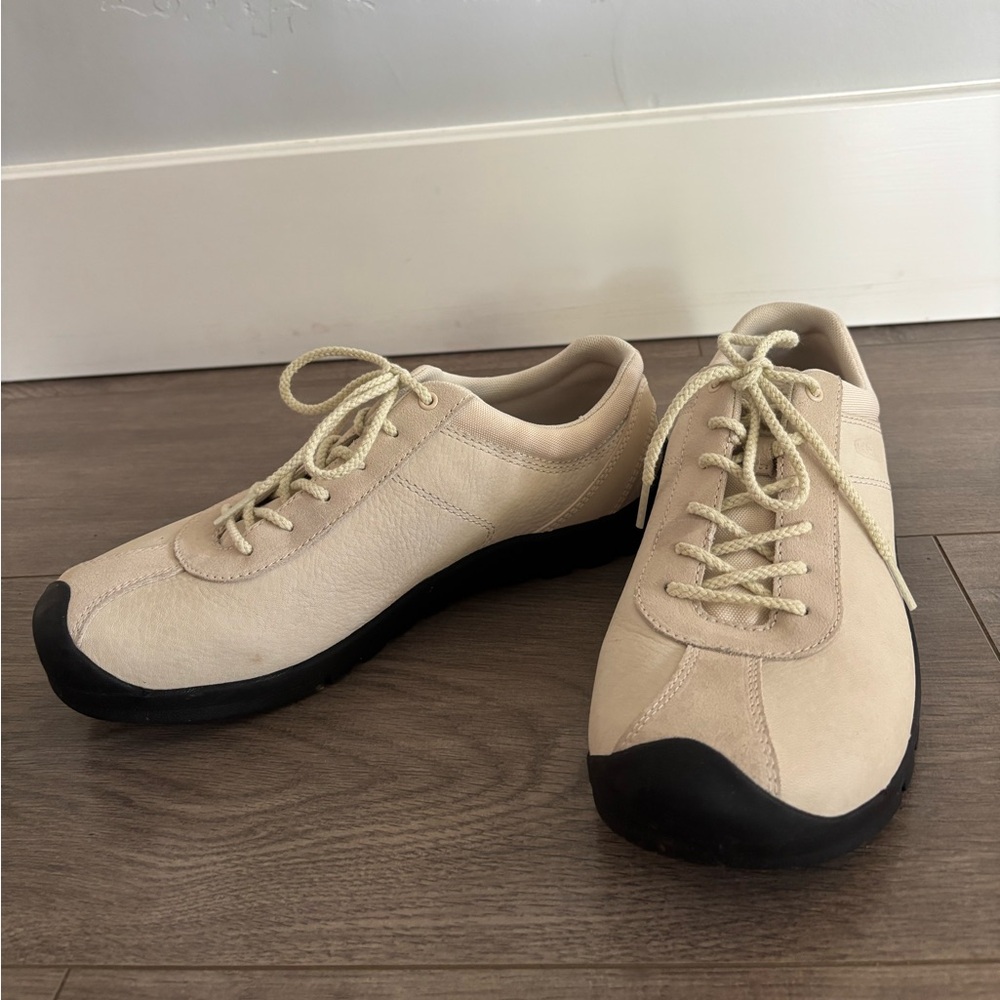 Keen Womens Cream Lace-Up Casual Sneakers size 9